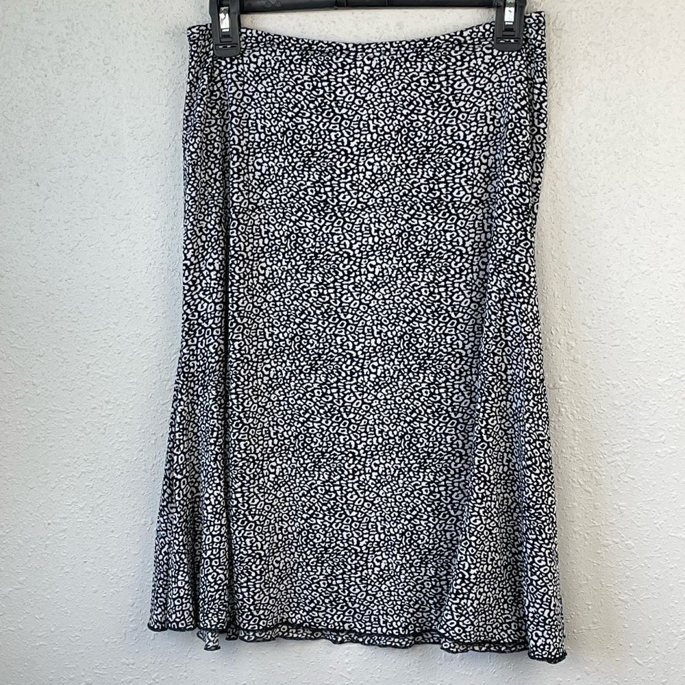 EUC Passports Womens Black and White Animal Print Midi Skirt Size S